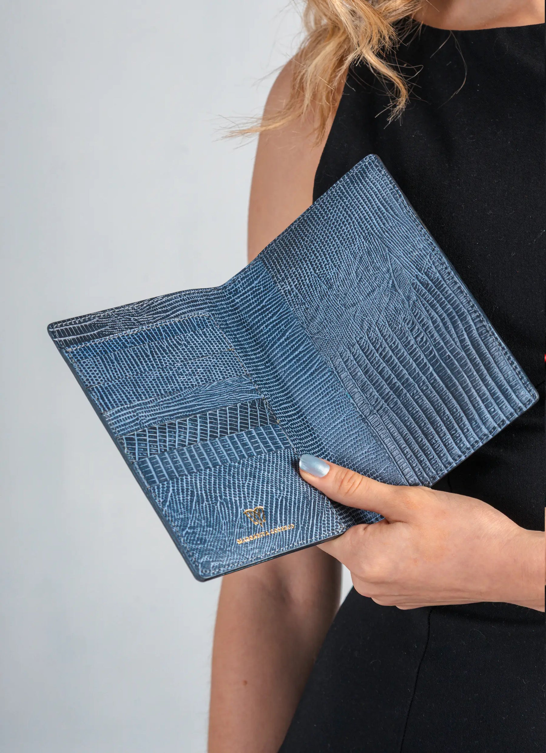 Passport Holder | Crocodile