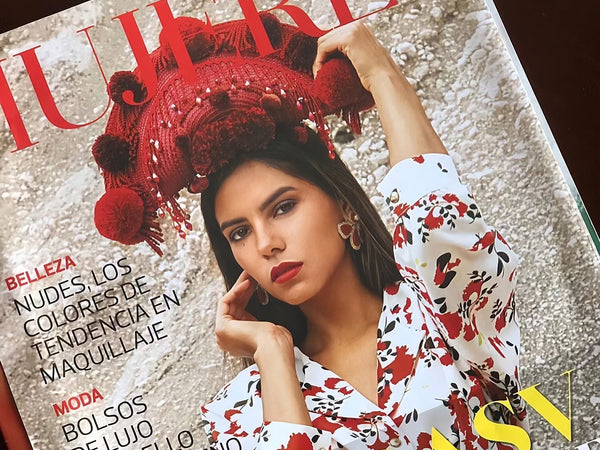 Mujeres magazine recognizes Margarita Cornejo among the luxury handbag brands with a Salvadoran stamp